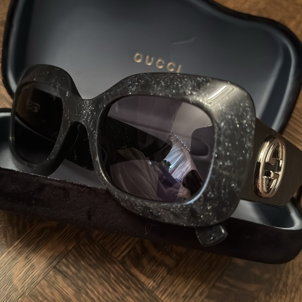 Gucci Sunglasses - Picture 13 of 13